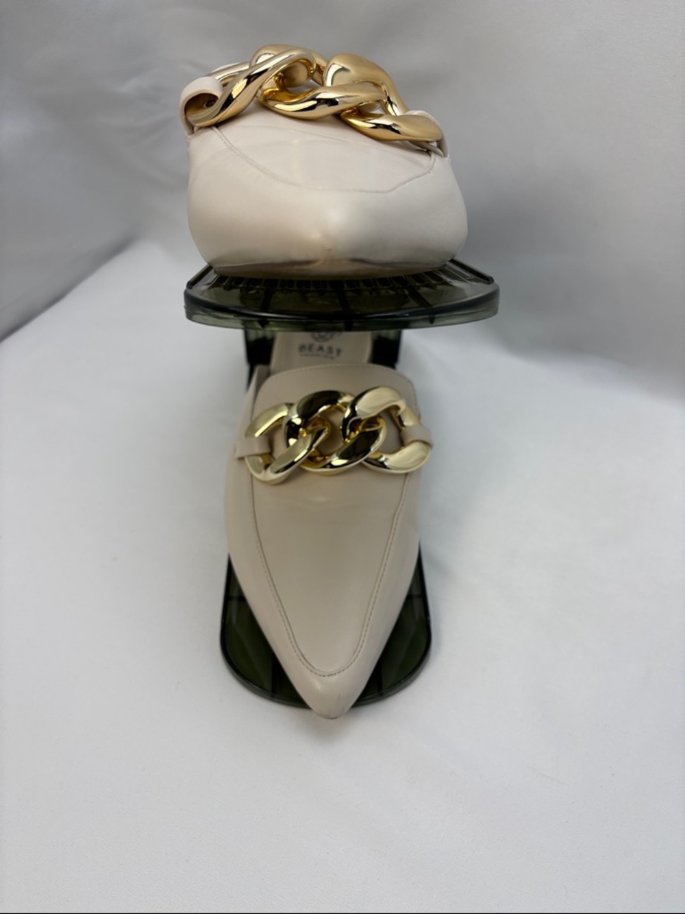 Beast Fashion Women’s Sz9 Cream Leather Slip-On Mules with Gold Chain Accent#298 - Picture 7 of 12